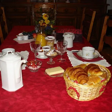 La Cornouillere Nocleg ze śniadaniem Champau
